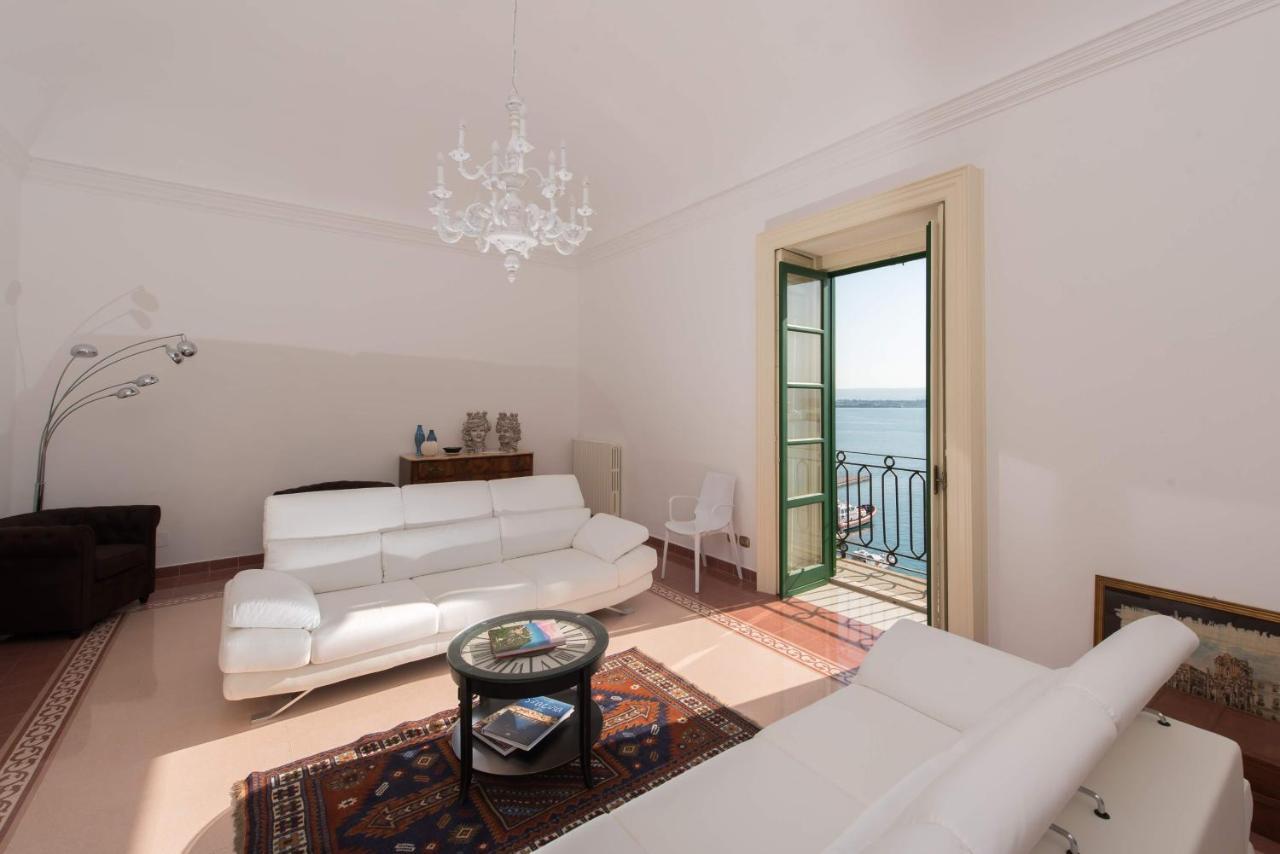 Duomo Seaside Deluxe Apartment By Ortigia Apartments Syracuse Exterior photo