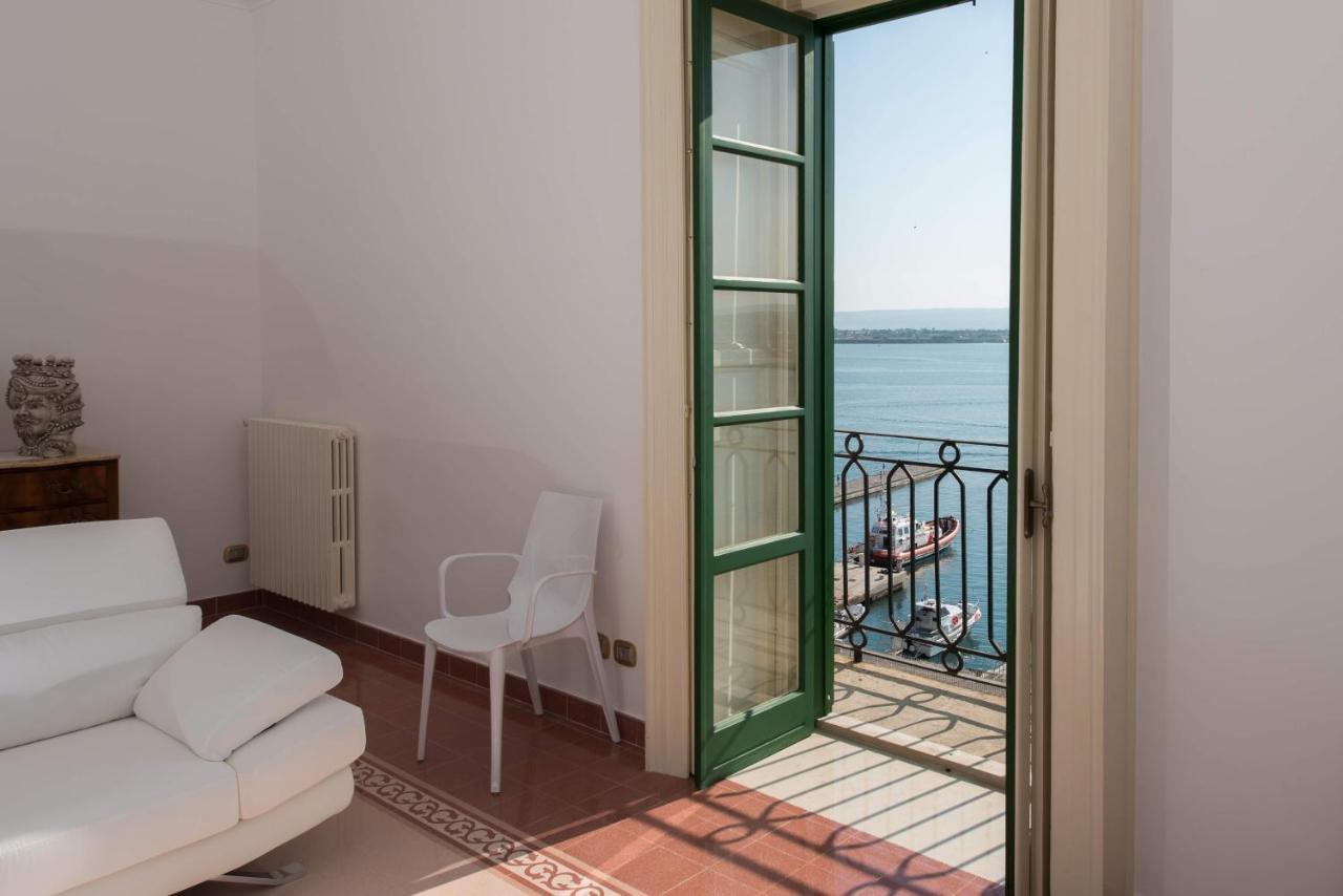 Duomo Seaside Deluxe Apartment By Ortigia Apartments Syracuse Exterior photo